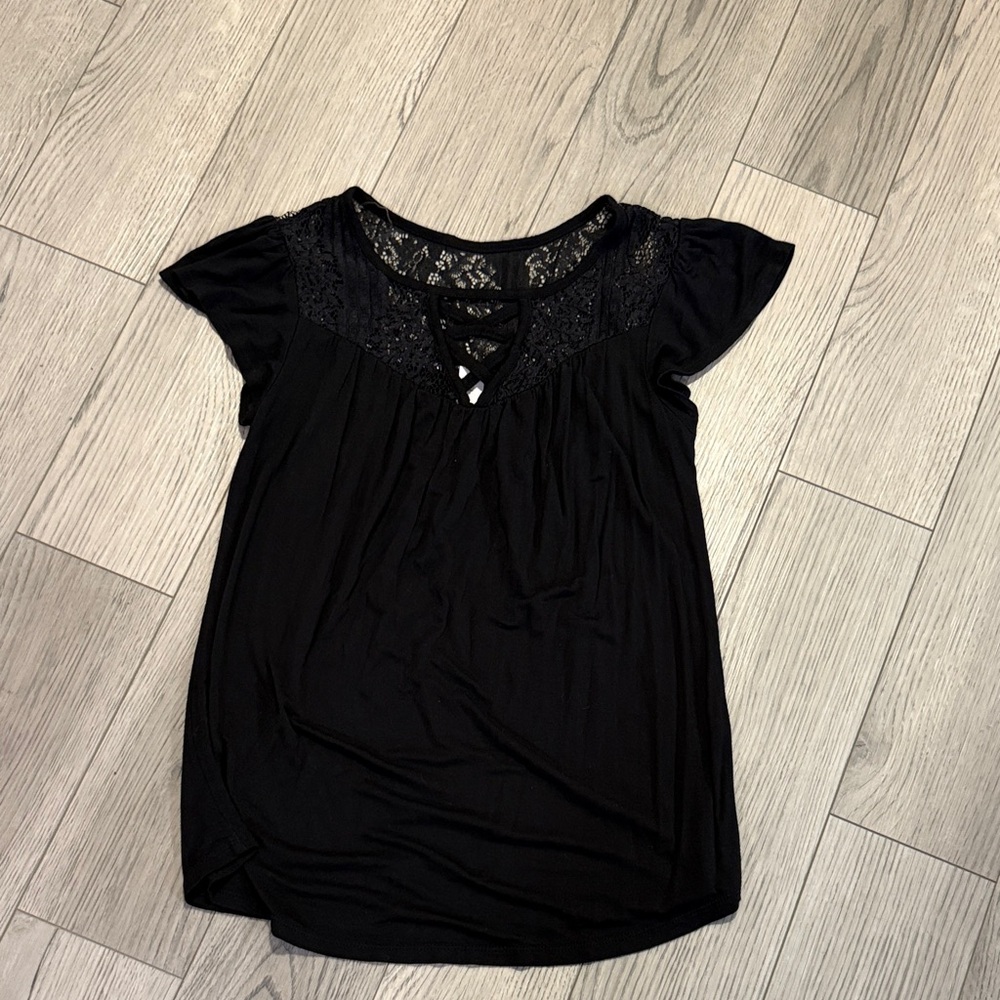 Elegant Black Women's Top Junior size s small shirt in good used condition
